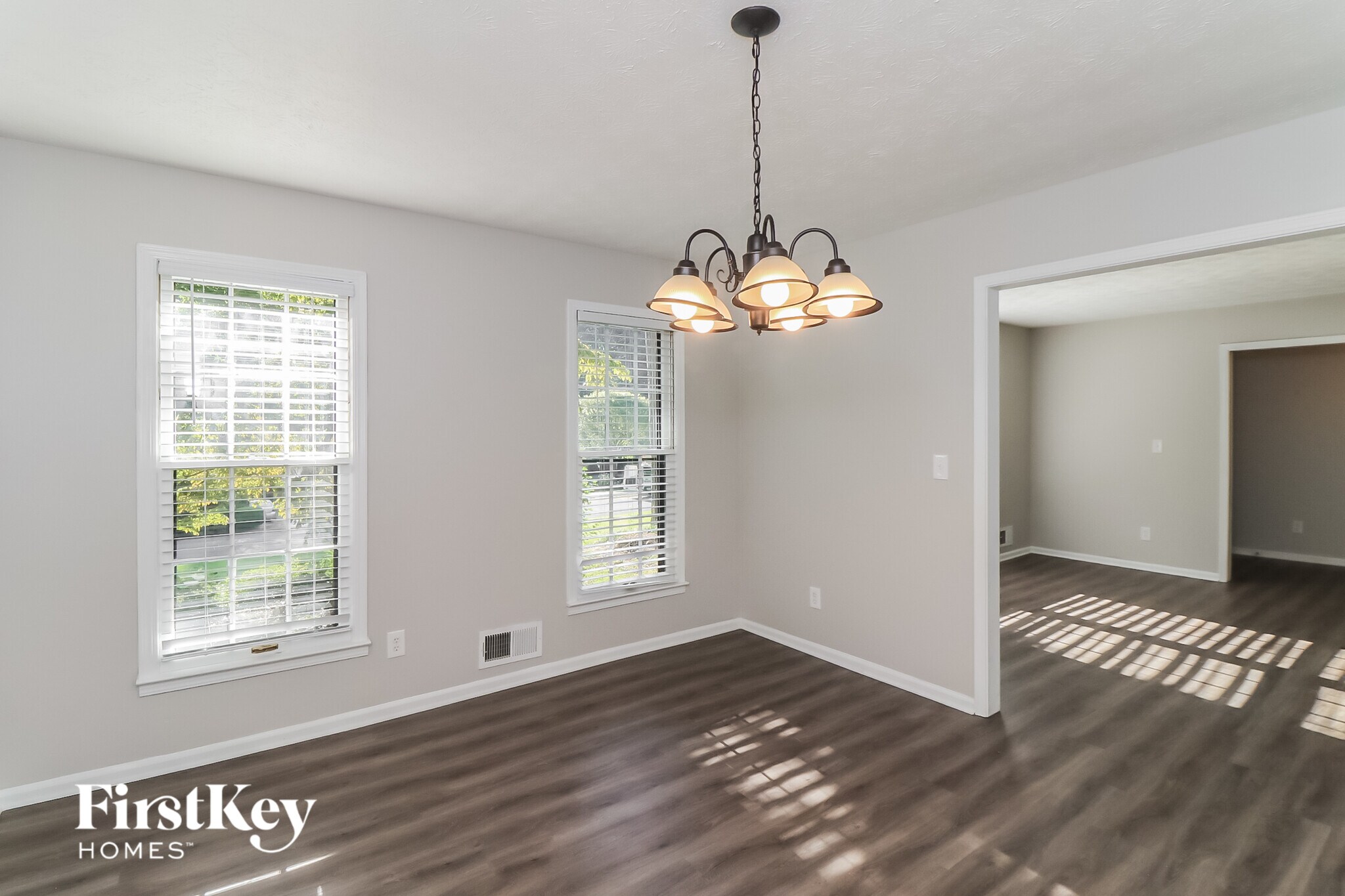 Building Photo - 2515 Cottonwood Dr