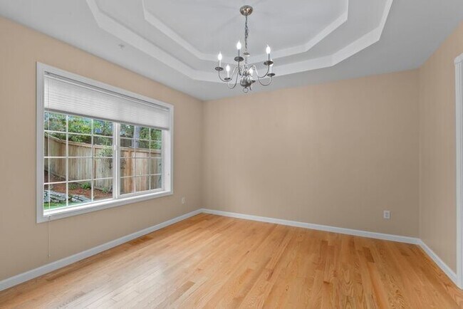 Building Photo - Air Conditioned Newcastle Beauty in Covete...