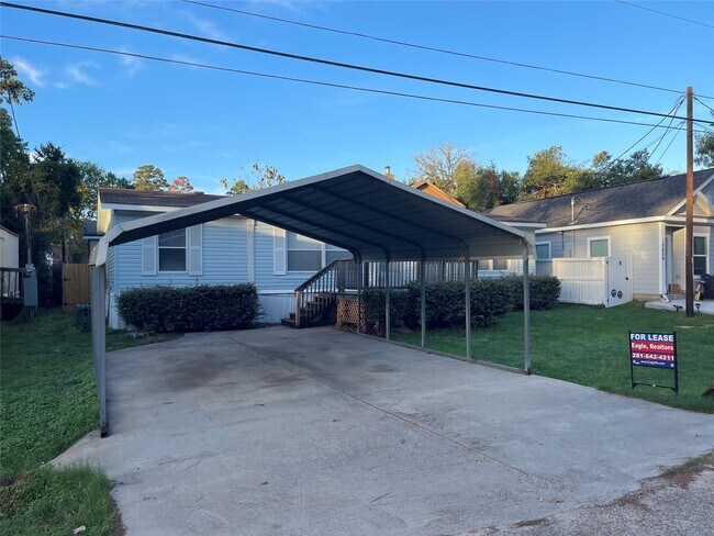 Building Photo - 16658 Meadowcroft St