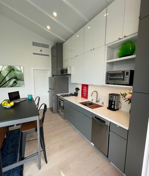 Building Photo - 37 Matilda Ave