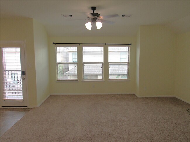 Building Photo - 17043 Amarose Dr