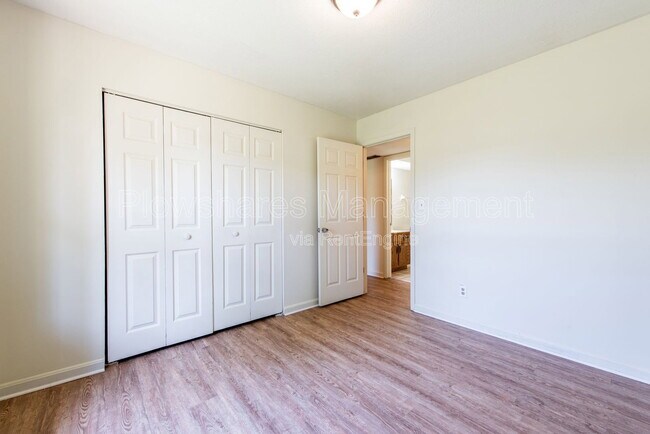 Building Photo - 4406 S Brook St