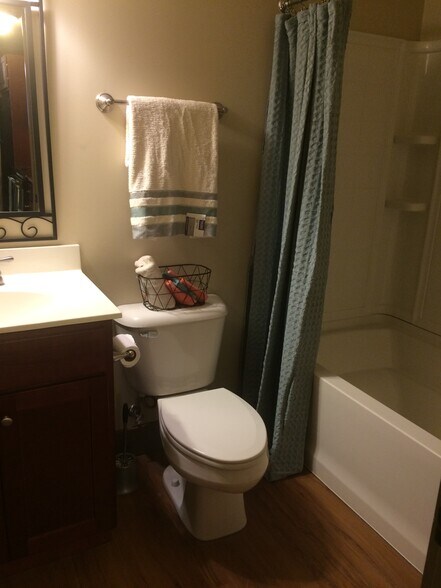Bath - 1134 Locust St