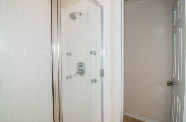 Building Photo - 3939 Calgary Cir