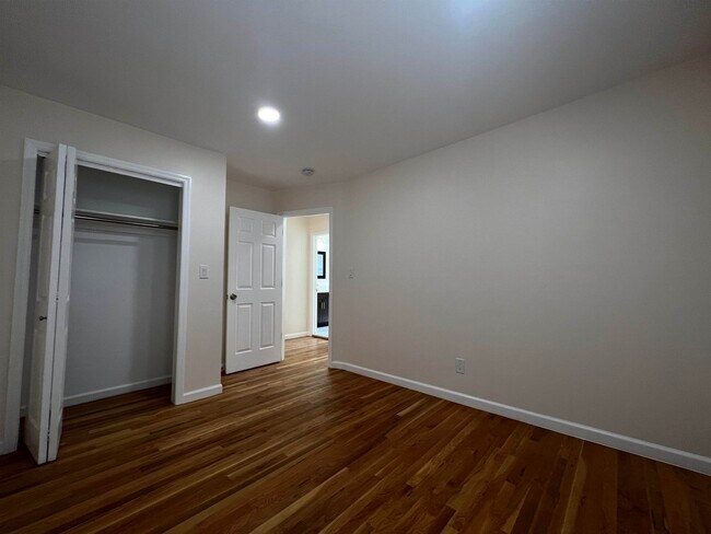 Building Photo - 34 Giles Ave