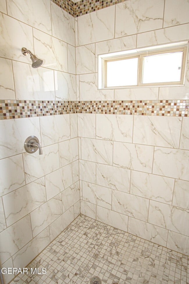 Building Photo - 7825 Enchanted View Dr