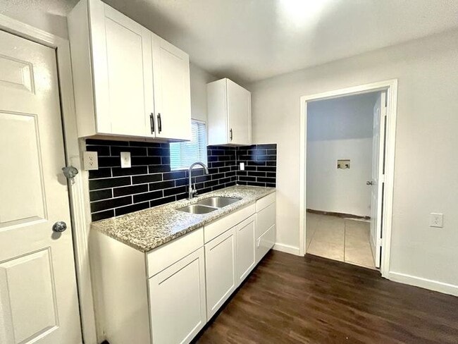 Building Photo - 1217 Keats St