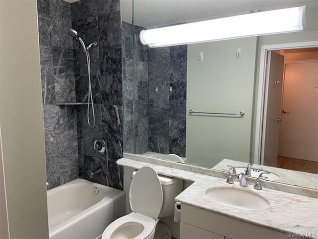 Building Photo - 4 Martine Ave