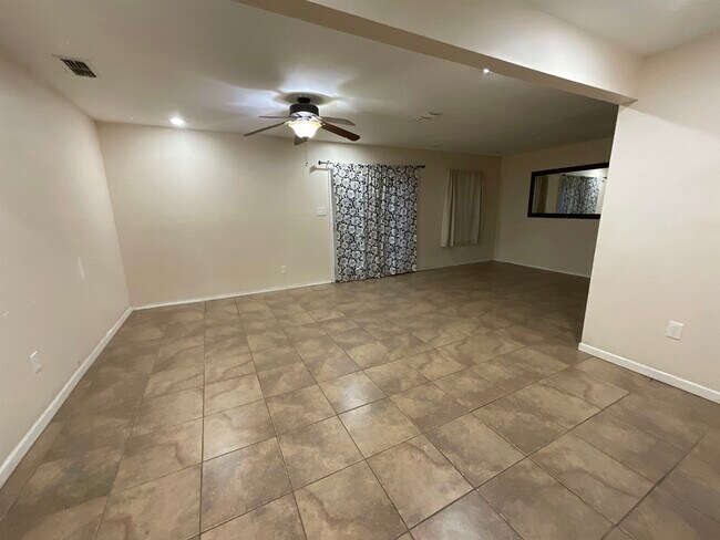 Building Photo - 915 Rutledge Dr