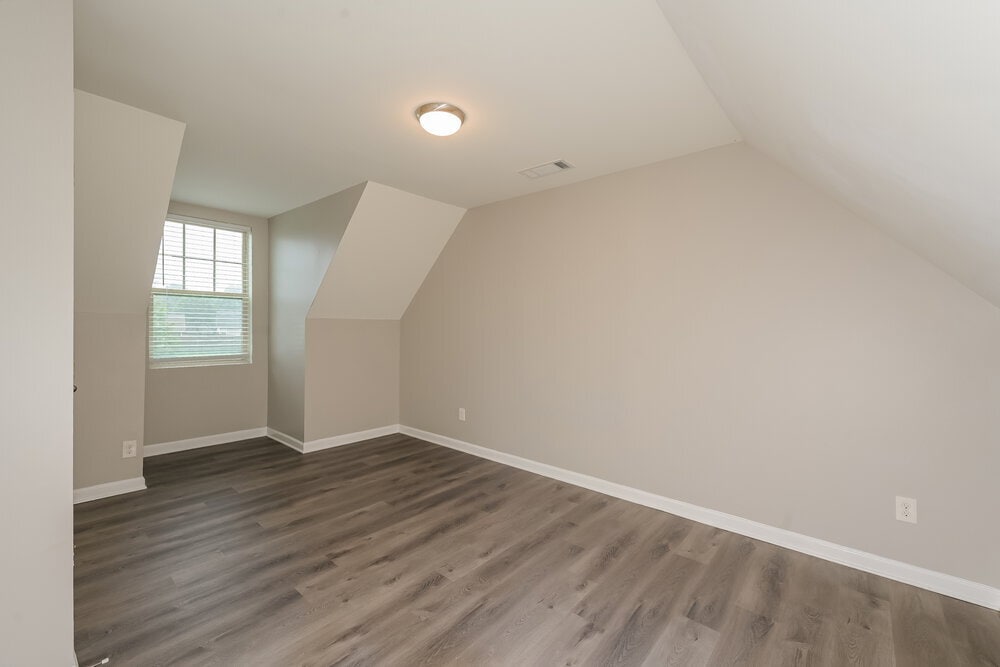 Building Photo - 643 Nonsuch Way