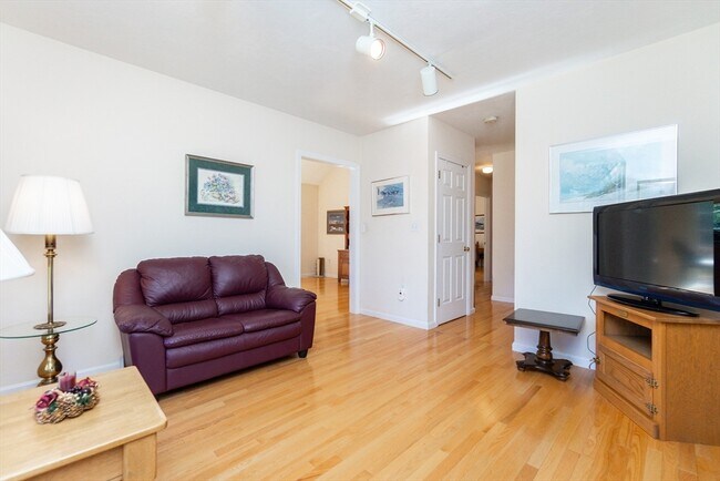 Building Photo - 37 Augusta Way