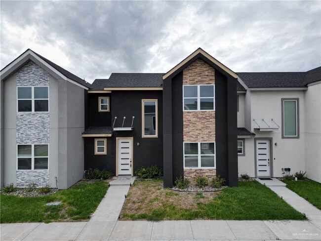 Primary Photo - 36 N Crown Point