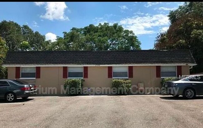 Building Photo - 2399 Eastwood Dr