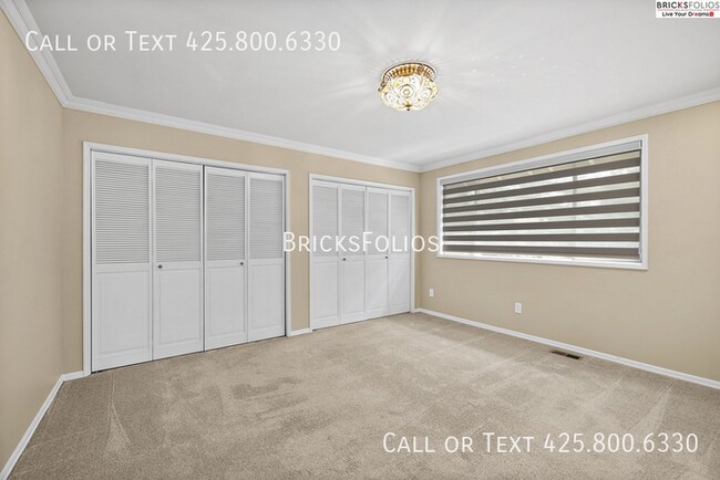 Building Photo - Luxurious 5-bedroom home in Sammamish with...