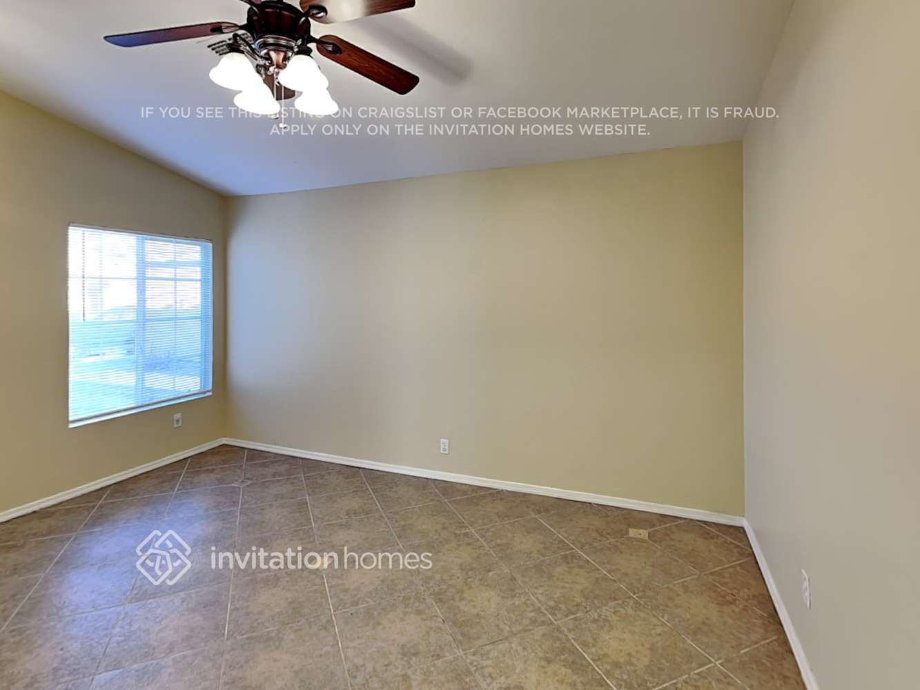 Building Photo - 22059 W Solano Dr