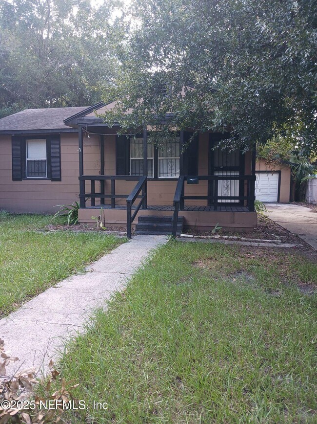 Primary Photo - 2124 Danese St