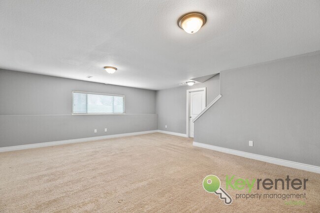 Building Photo - 2401-2403 E Coolwater St Duplex