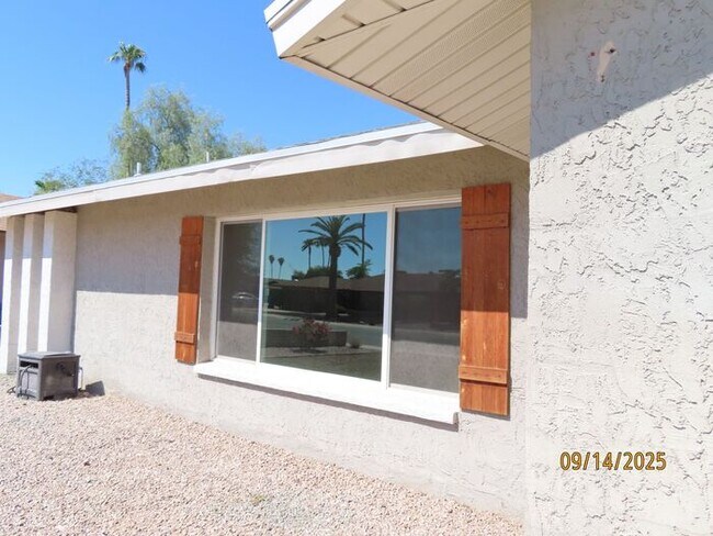 Building Photo - Heather ****$500 Off 1st Month Rent****