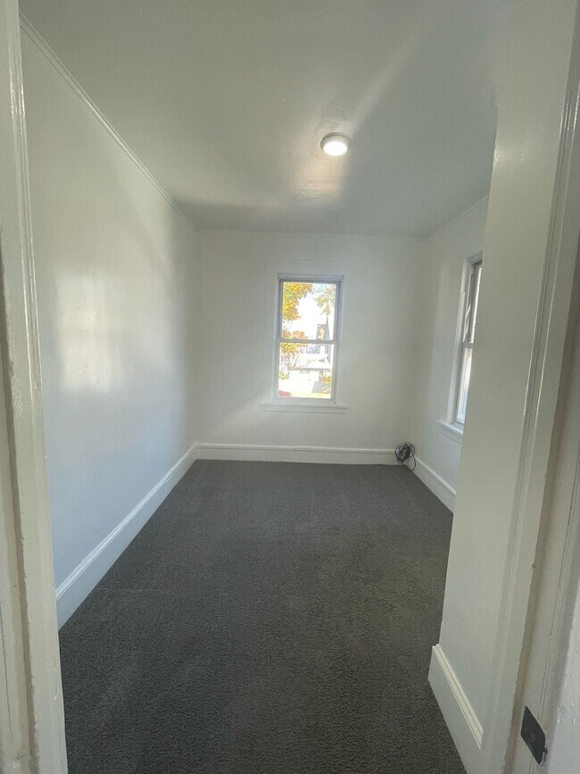 Building Photo - 114 Overlook Ave