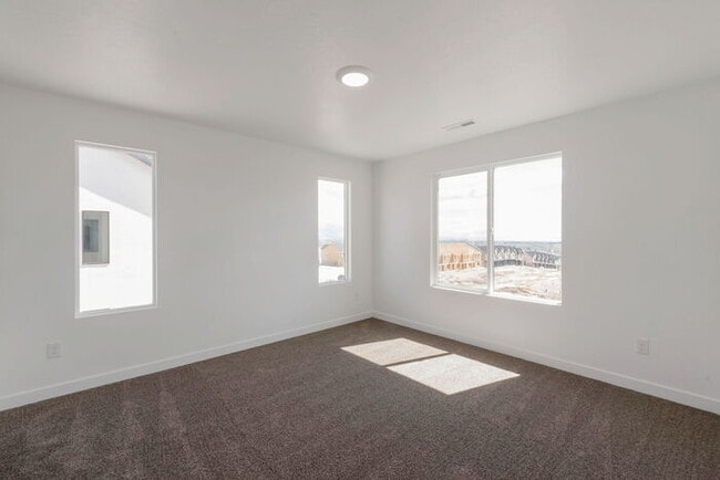 Building Photo - BRAND NEW LUXURY ROW END TOWNHOUSE W 2 CAR GARAGE