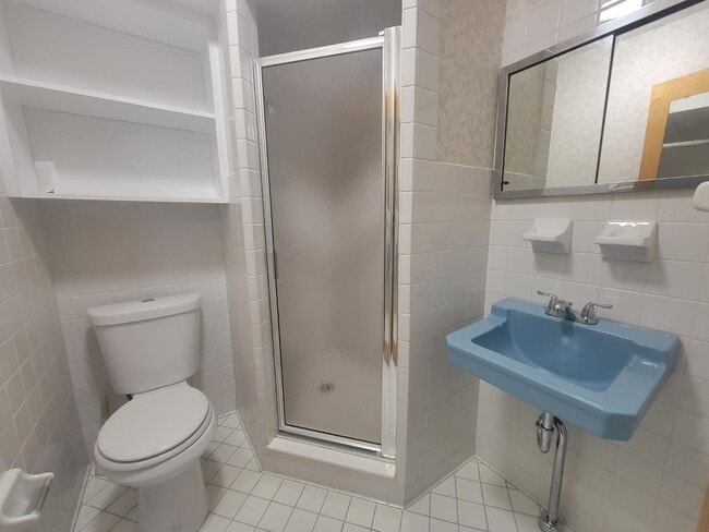 Building Photo - 1679 Tanglewood Dr