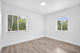 Building Photo - 1801 SW 5th St