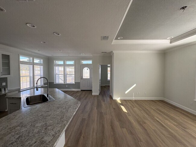 Building Photo - 1009 Morgan Jones Dr