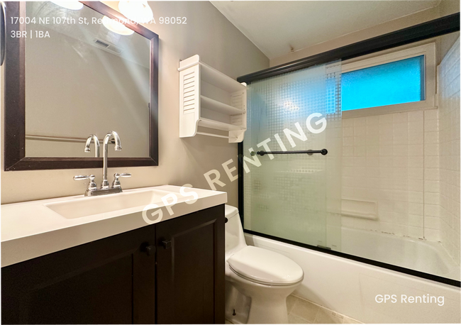Building Photo - Charming Redmond Rambler in Prime Educatio...