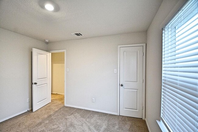 Building Photo - 2934 Wolfcreek