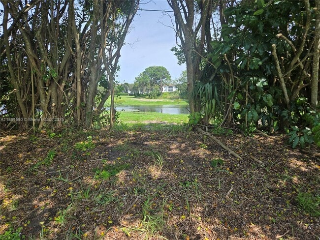Building Photo - 600 SW 8th Pl