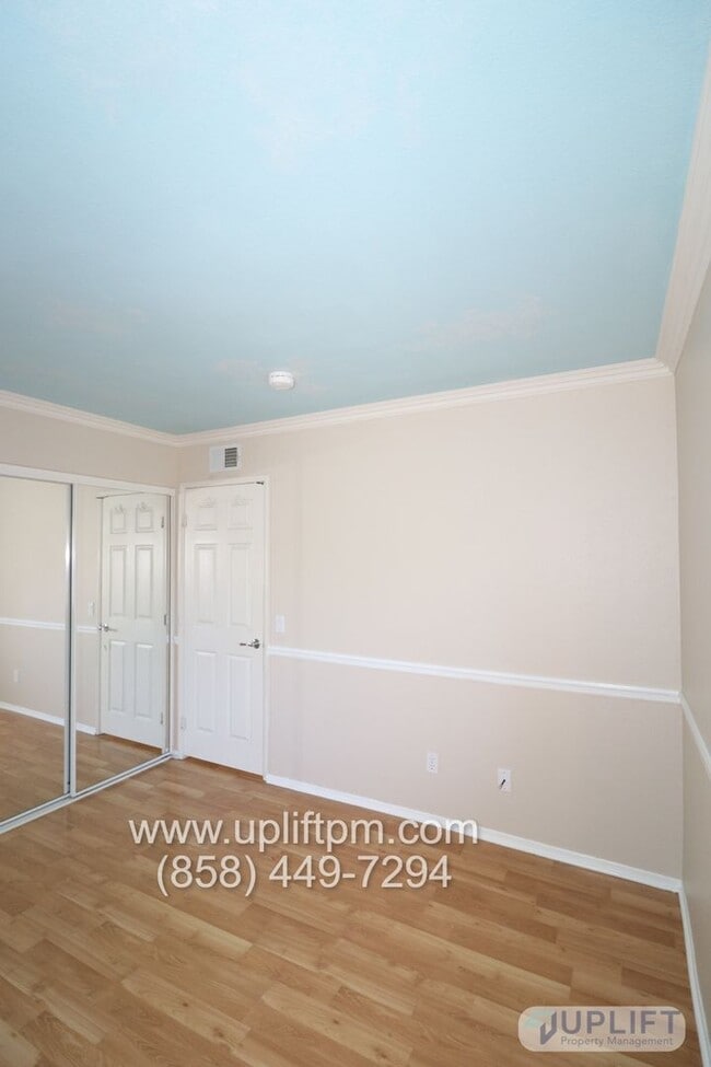 Building Photo - 9459 Compass Point Dr S