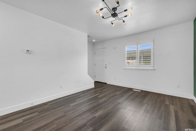 Building Photo - 619 Shay Ln