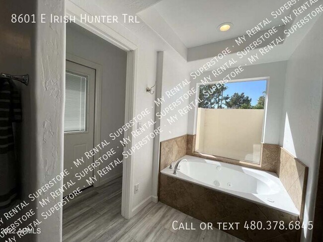 Building Photo - 8601 E Irish Hunter Trail
