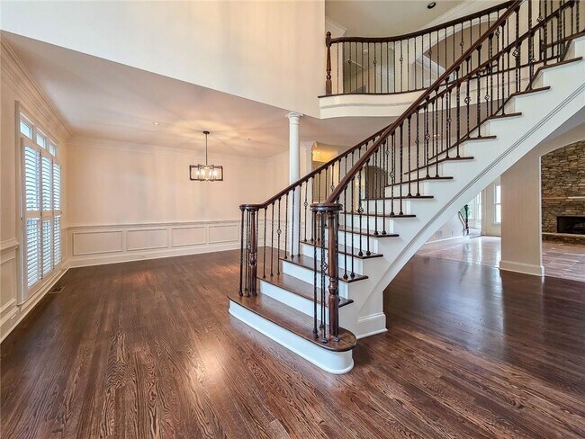 Building Photo - 2502 Oak Hill Overlook