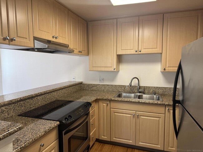 Building Photo - 10016 Maya Linda Rd