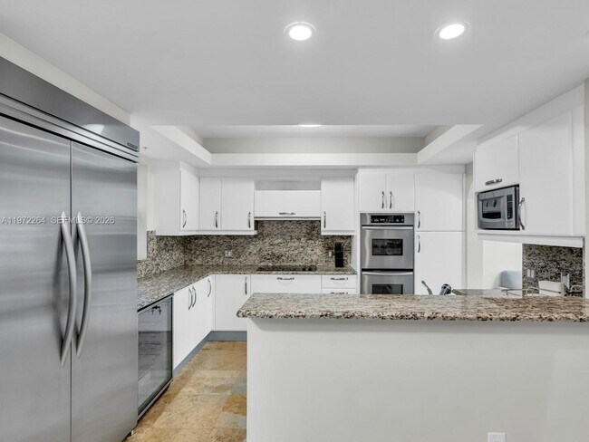 Building Photo - 2051 SE 3rd St