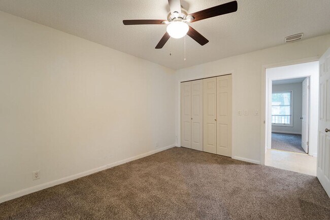 Building Photo - 26 Orantes Pl