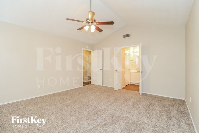 Building Photo - 3008 Clovermeadow Dr