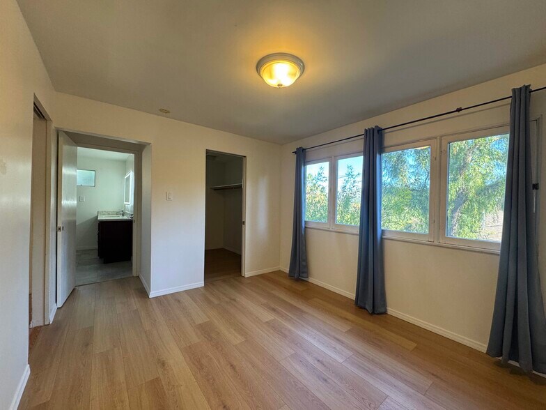 Bedroom 2 (different angle) - 5033 Campo Rd