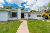 Building Photo - 2300 SW 24th St