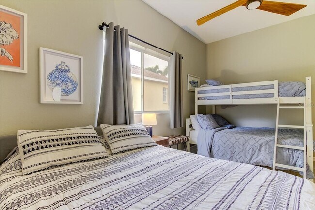 Building Photo - 1421 Beach Club Ln