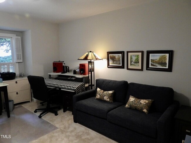 Building Photo - 531 Weathersfield