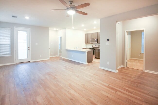 Building Photo - 9406 Castillo Ct