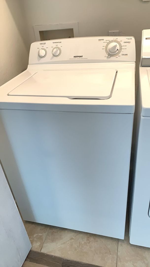 Building Photo - 336 E Limberlost-1