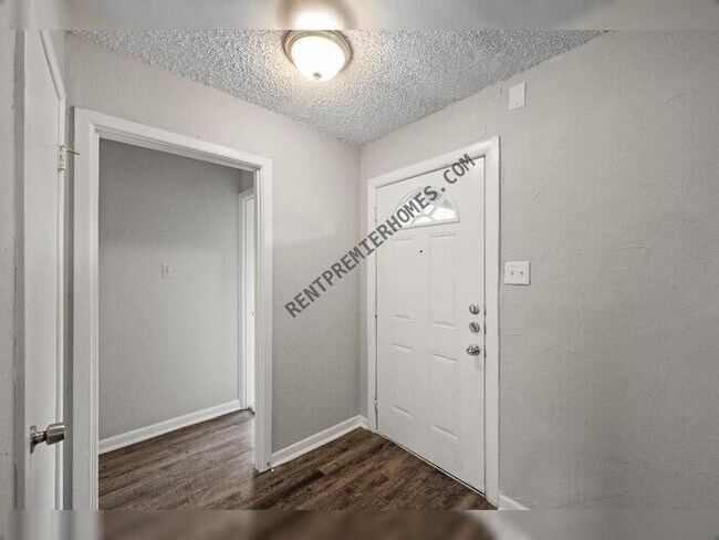 Building Photo - 5413 Odessa Ave
