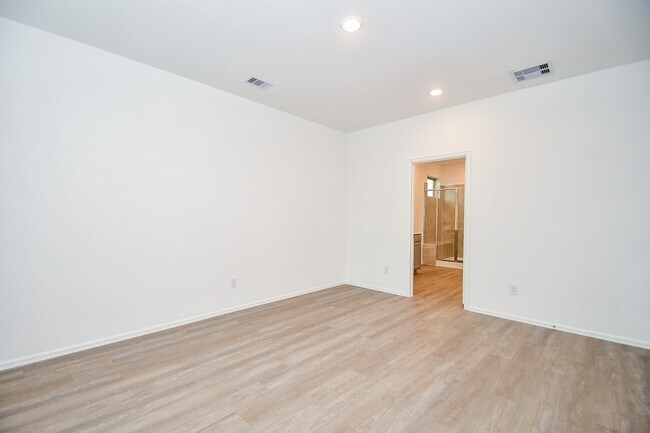 Building Photo - 5240 Pine Pass Dr