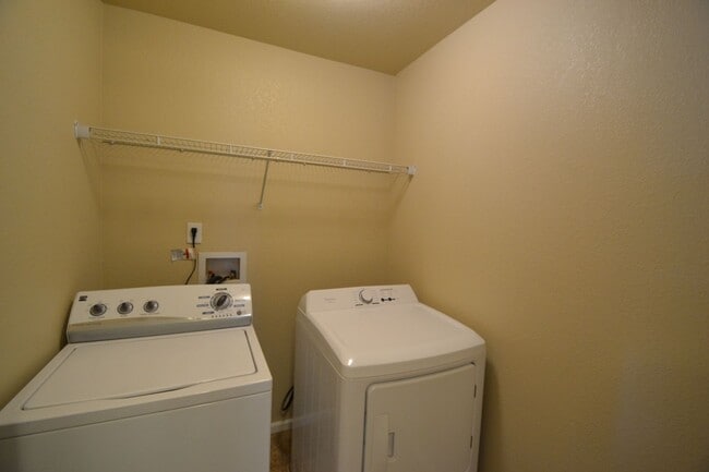 Building Photo - Beautiful Home Near Woodmen & Black Forest