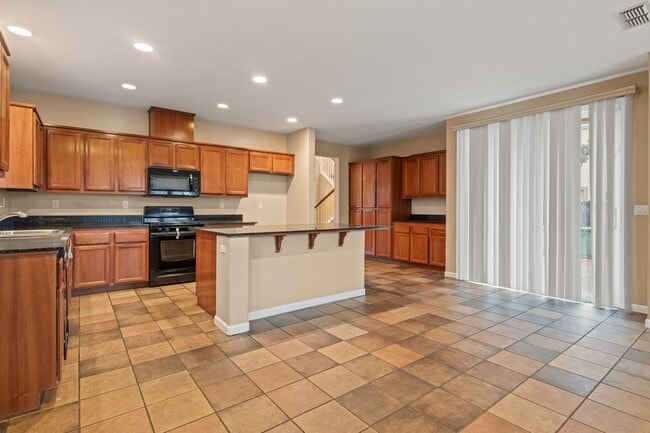 Building Photo - 10228 Pedra Do Sol Way