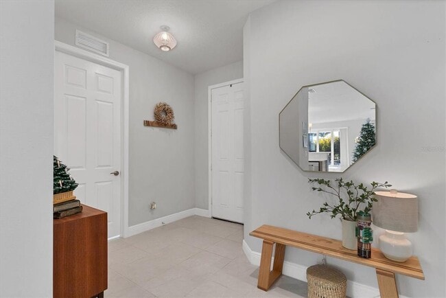 Building Photo - 123 O'keeffe Cir