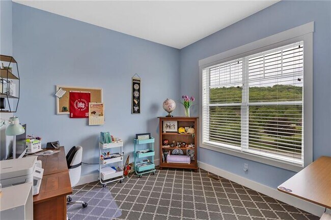 Building Photo - 5525 Fontana Ct